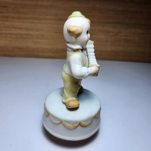 Vintage Clown Music Box with Accordion Ceramic Rotating Plays send in th… - Picture 4 of 7
